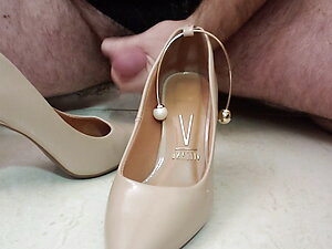 High Heels, shoes, wife, cum, shoe fun, masturbation