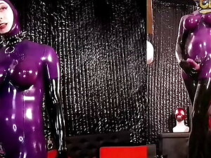 Latex Shemale masturbating