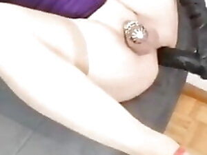 Gorgeous Sabrina fills her cunt